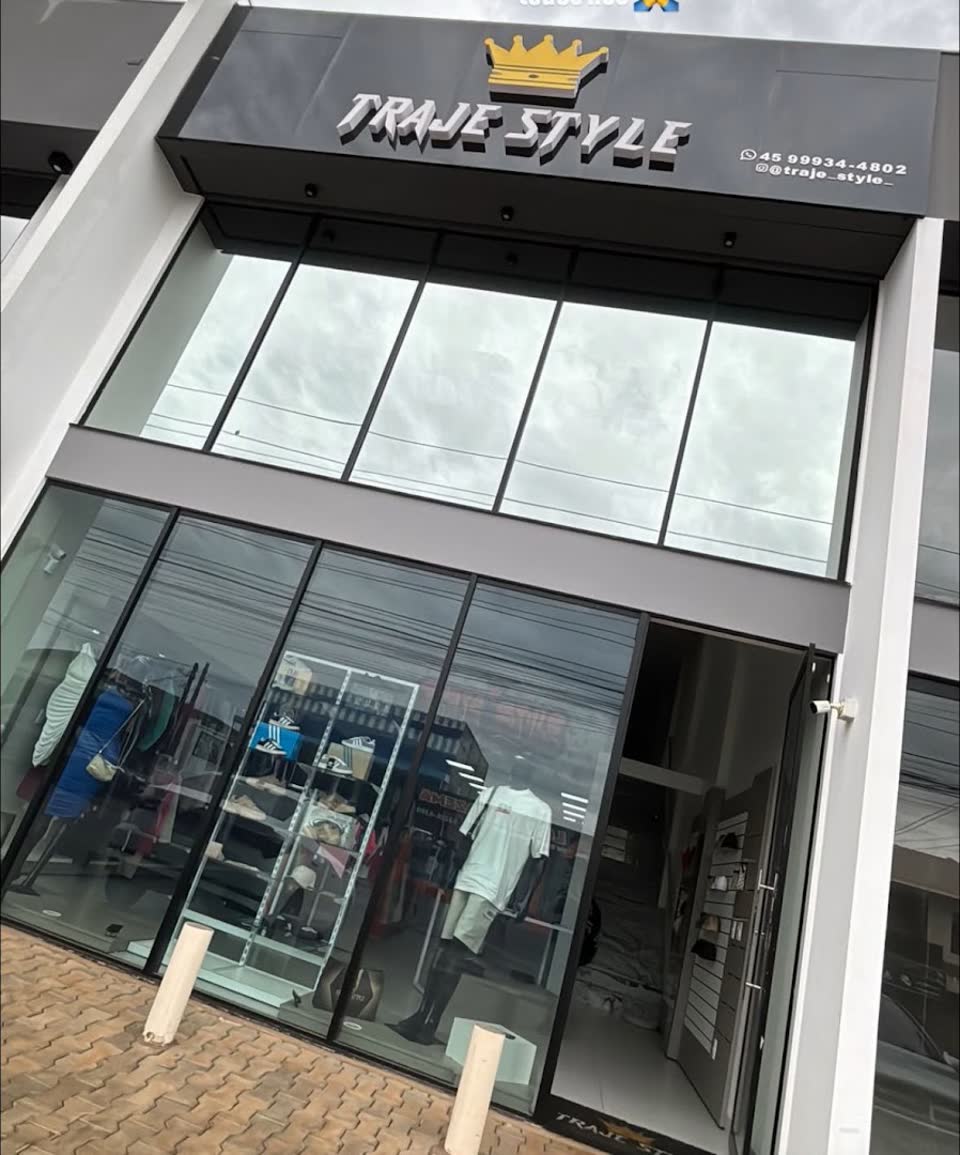 Fachada da loja física Traje Style na Rua Europa, Cascavel